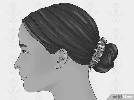How to Wear a Scrunchie Correctly image 0
